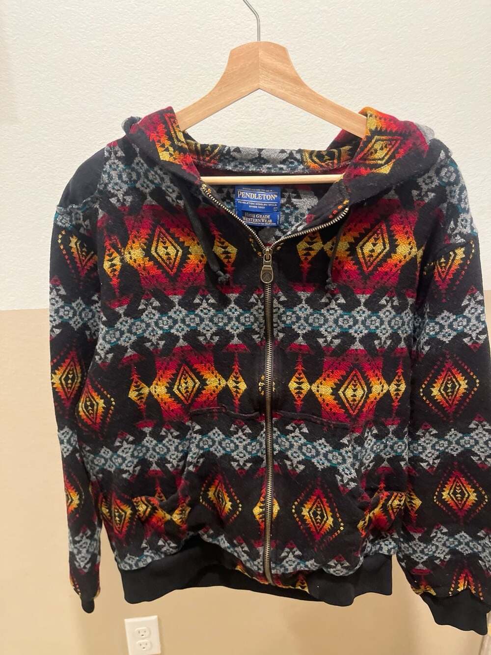 Vintage Pendleton Western Wear Navajo Pattern Virgin Wool Full Zip Hoodie
